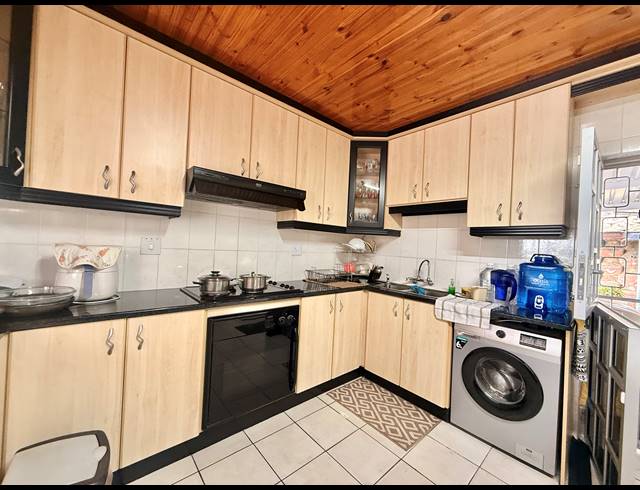 3 BEDROOM FREESTANDING FOR SALE IN HILLARY